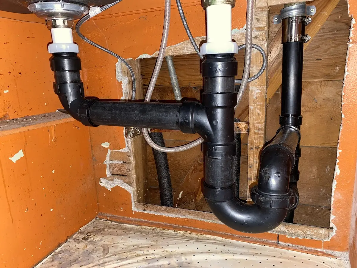 Professional Pipe Bursting equipment and tools on the job in Lower Heidelberg